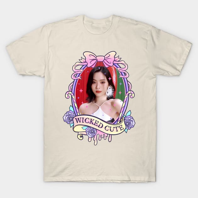 Halloween Wicked Cute Ryujin ITZY T-Shirt by wennstore